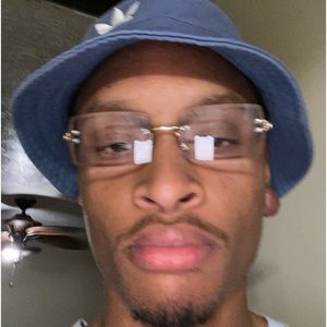 Meet your Posher, Gregory